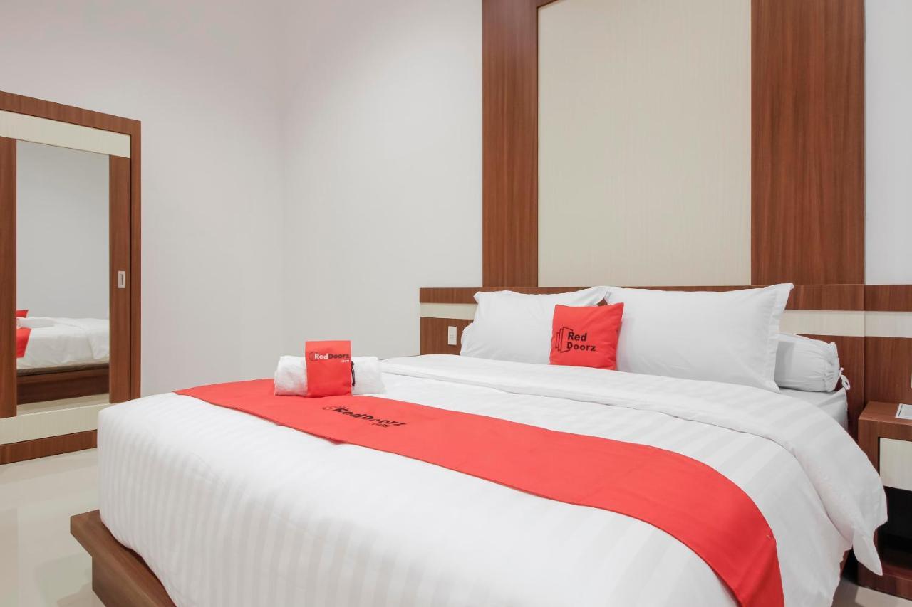 Reddoorz Premium @ Setiabudi Medan Sunggal Exterior foto