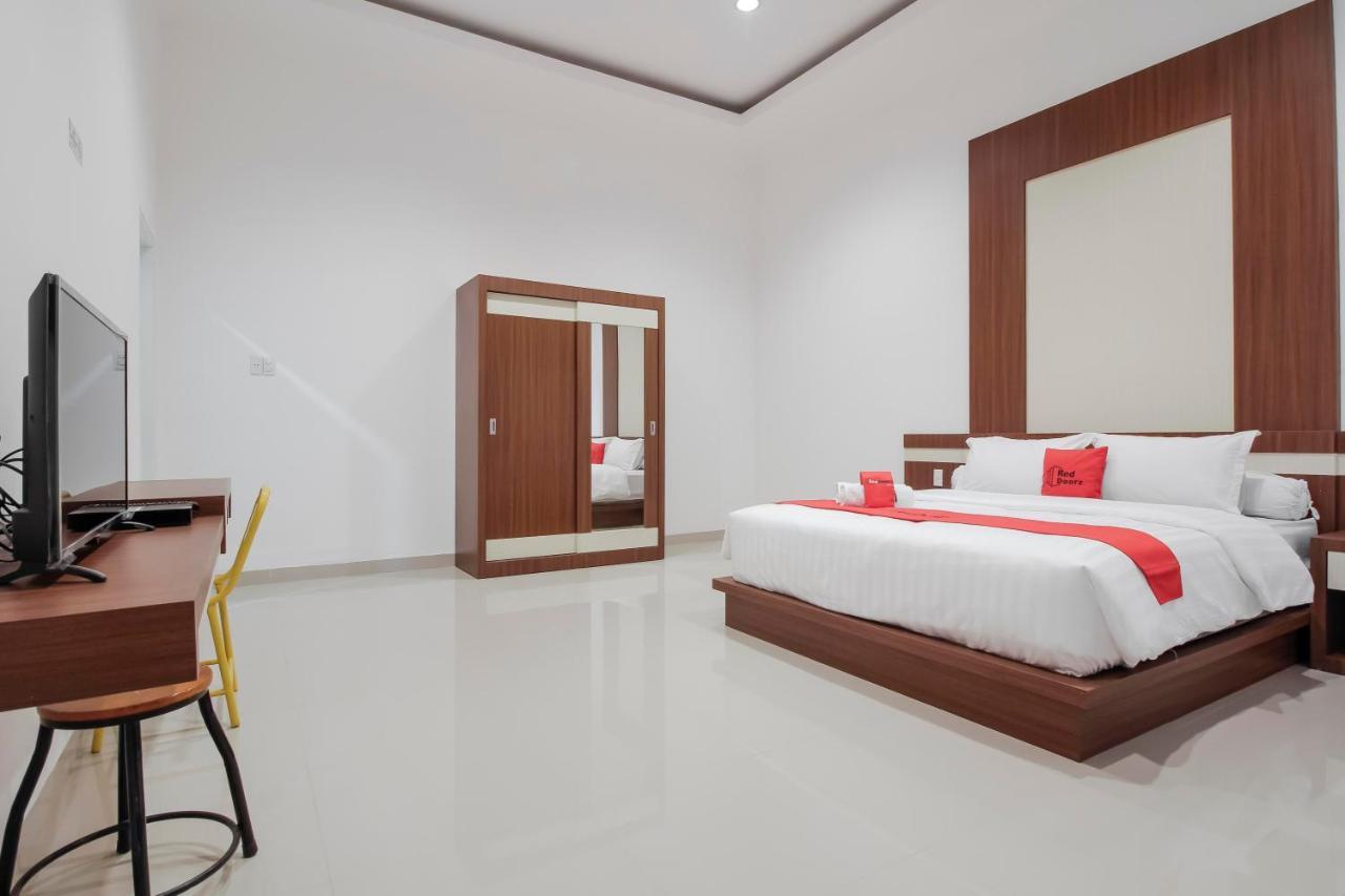 Reddoorz Premium @ Setiabudi Medan Sunggal Exterior foto
